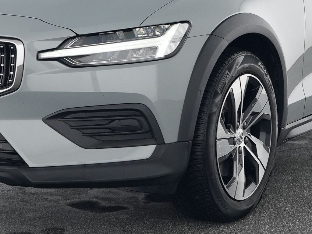 Volvo V60 Cross Country 2024