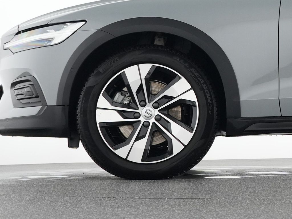 Volvo V60 Cross Country 2024
