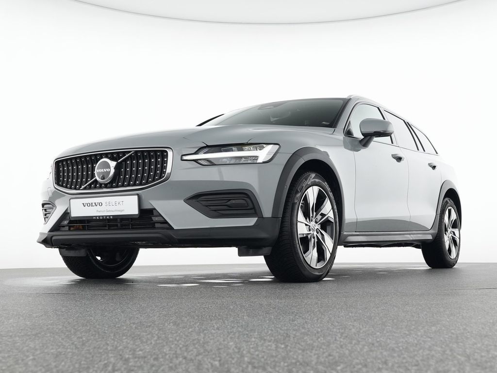 Volvo V60 Cross Country 2024