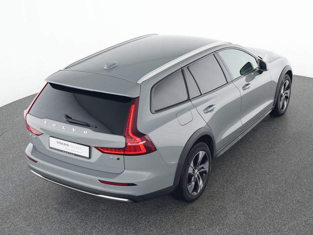 Volvo V60 Cross Country 2024