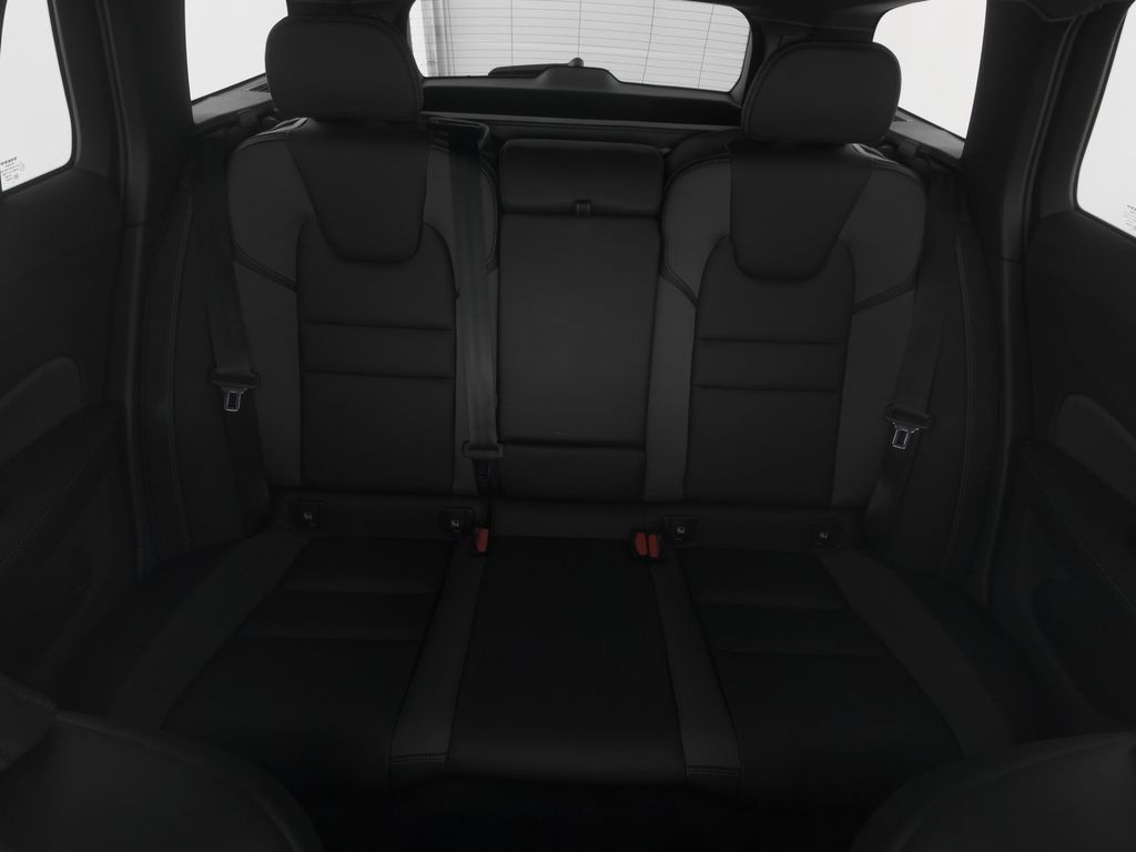 Volvo V60 Cross Country 2024