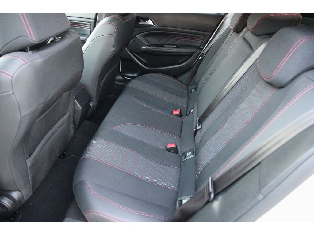 Peugeot 308 2021