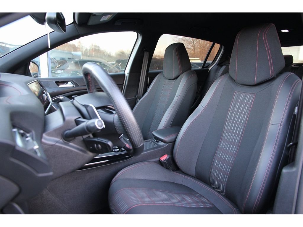 Peugeot 308 2021
