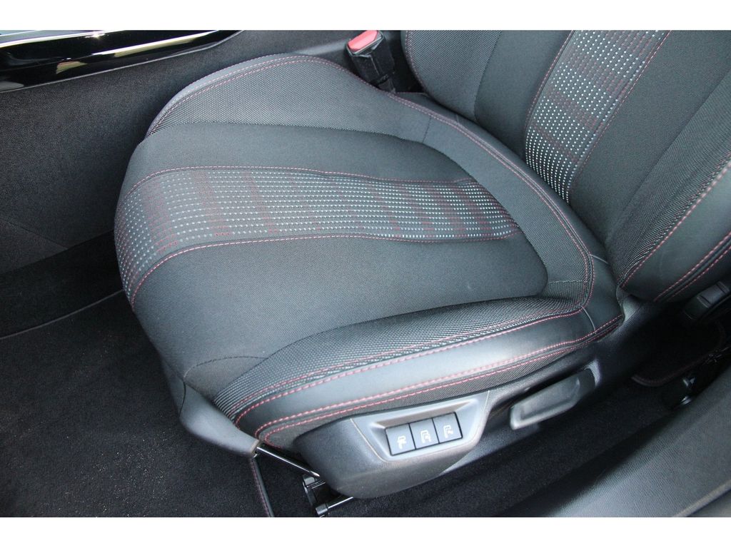 Peugeot 308 2021