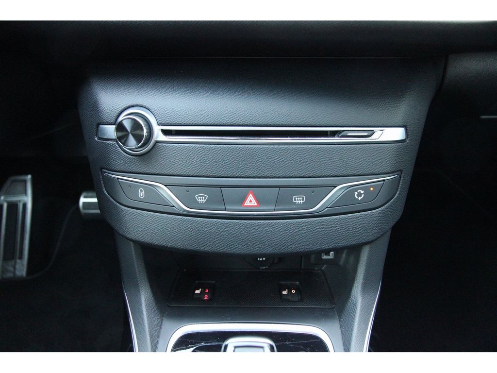Peugeot 308 2021