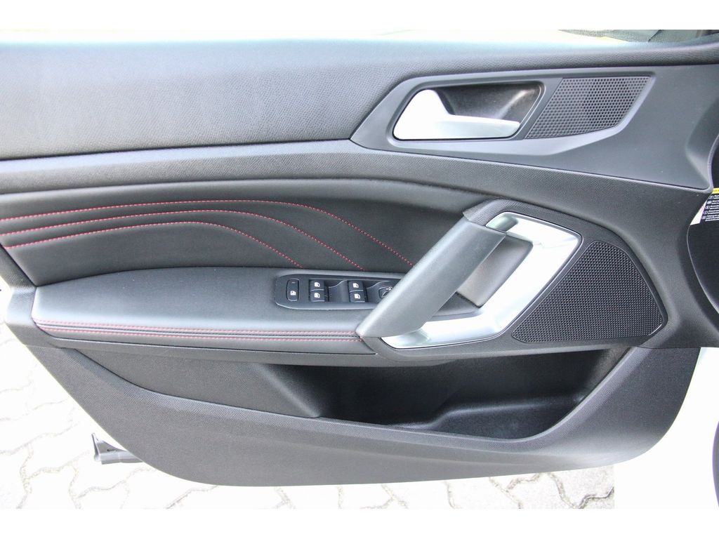 Peugeot 308 2021