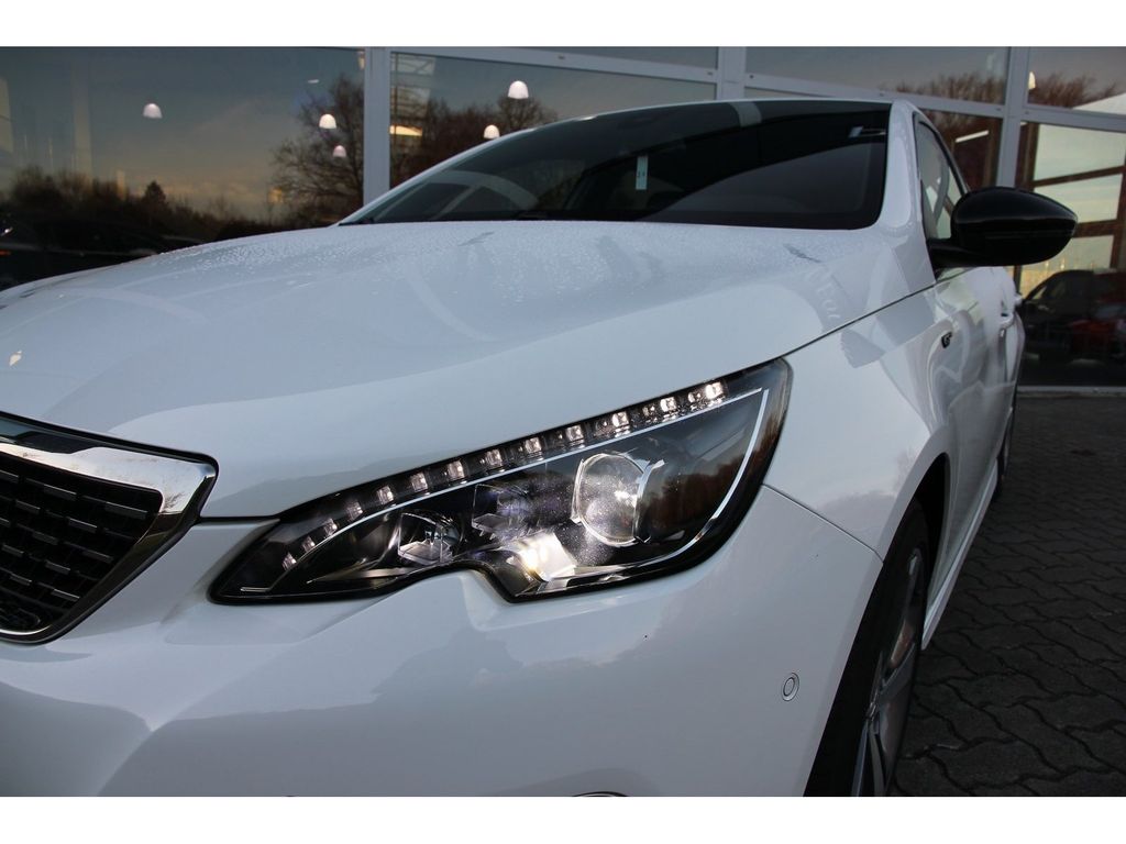 Peugeot 308 2021