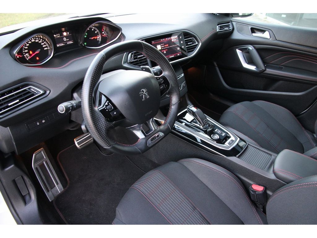 Peugeot 308 2021