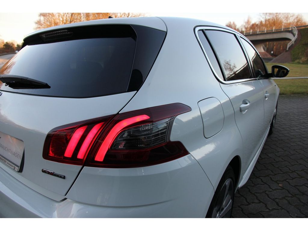 Peugeot 308 2021