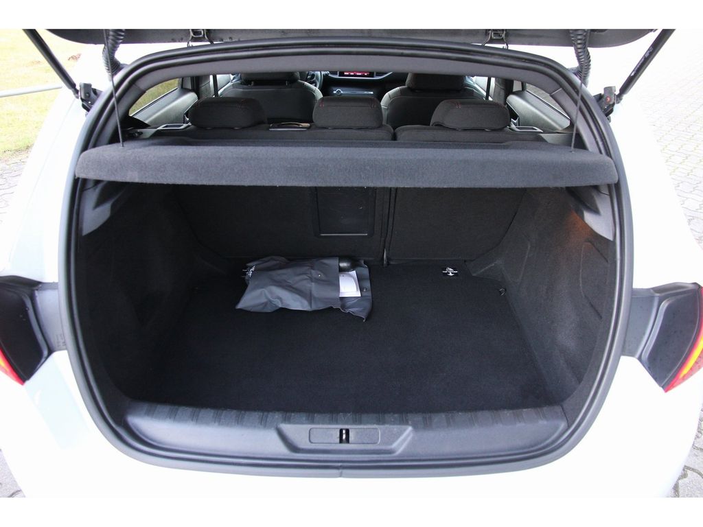 Peugeot 308 2021