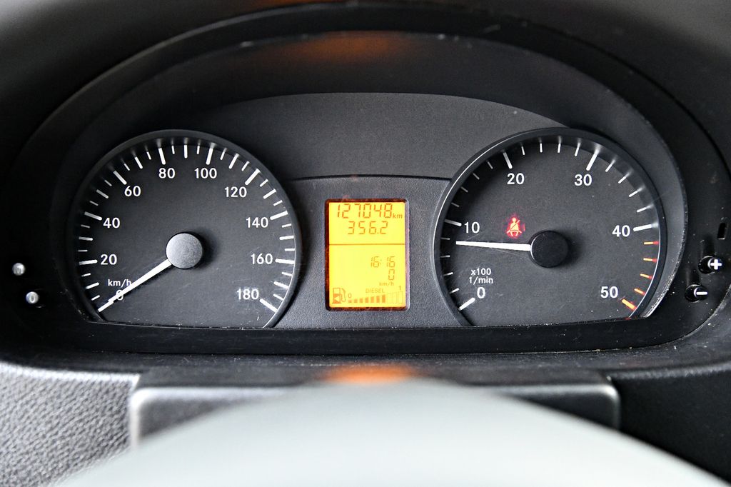 Mercedes-Benz Sprinter 2012