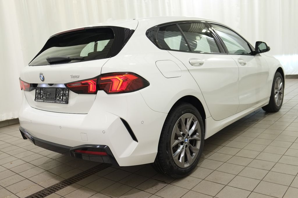BMW 120 2024