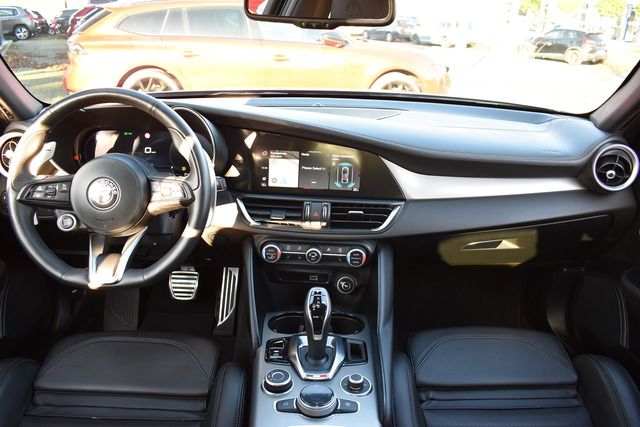 Alfa Romeo Giulia 2024