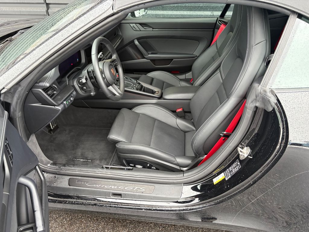 Porsche 992 2025