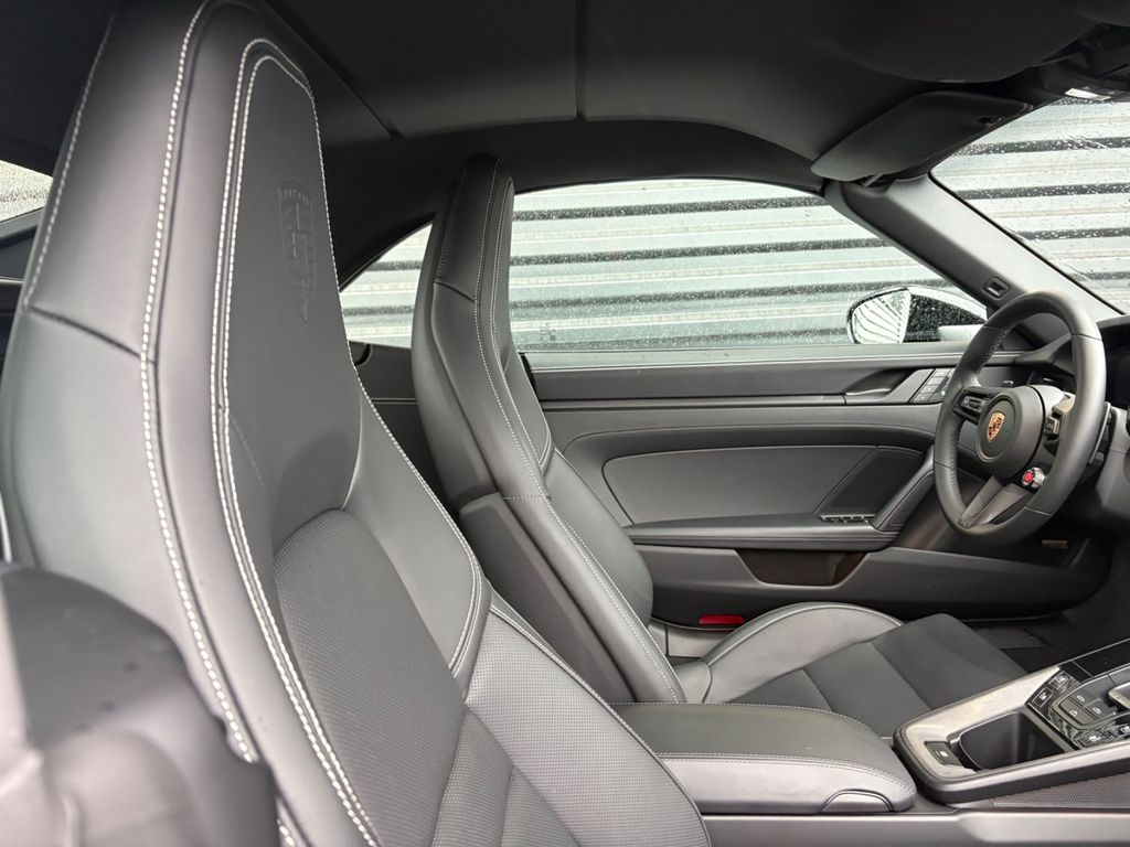 Porsche 992 2025
