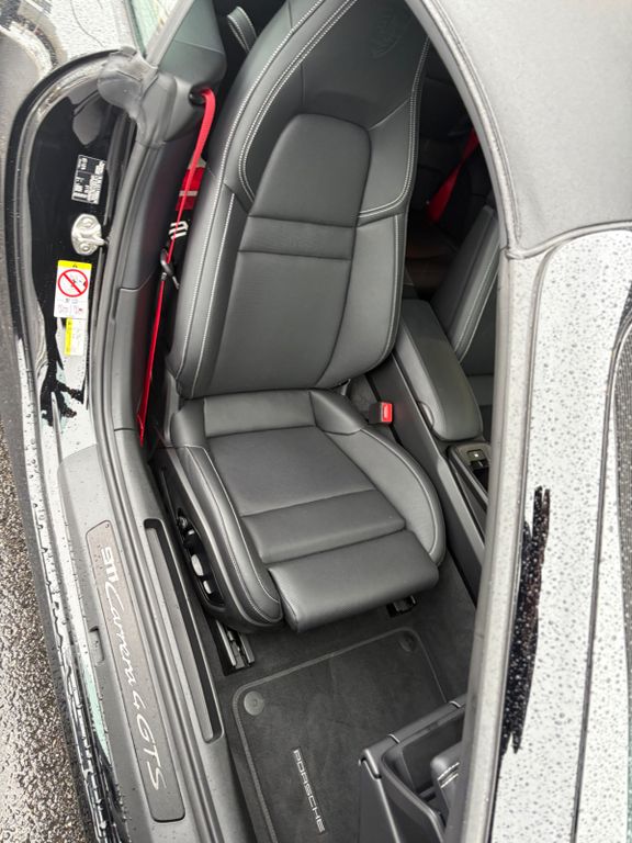 Porsche 992 2025