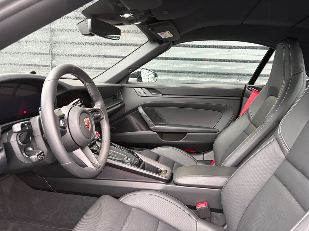 Porsche 992 2025