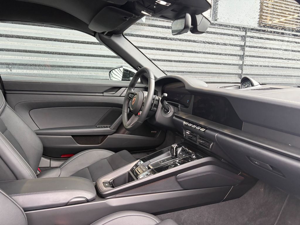 Porsche 992 2025