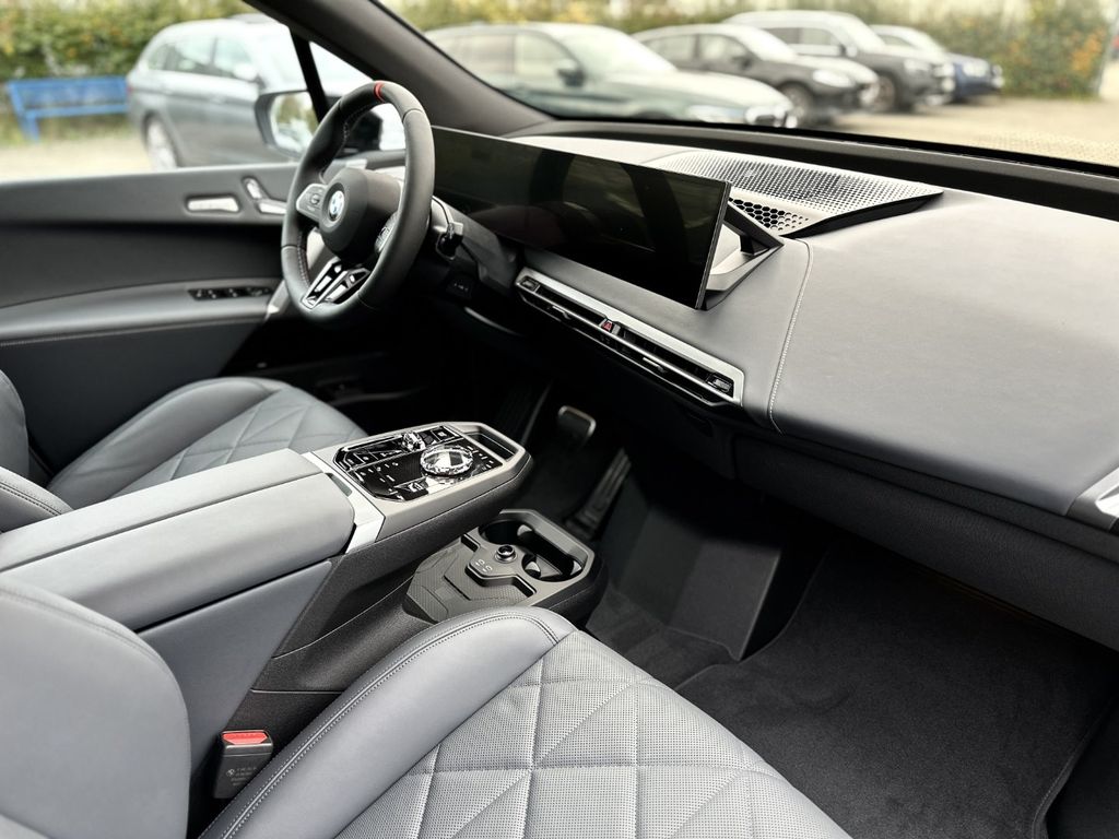 BMW iX 2025
