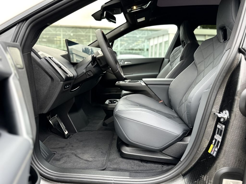 BMW iX 2025