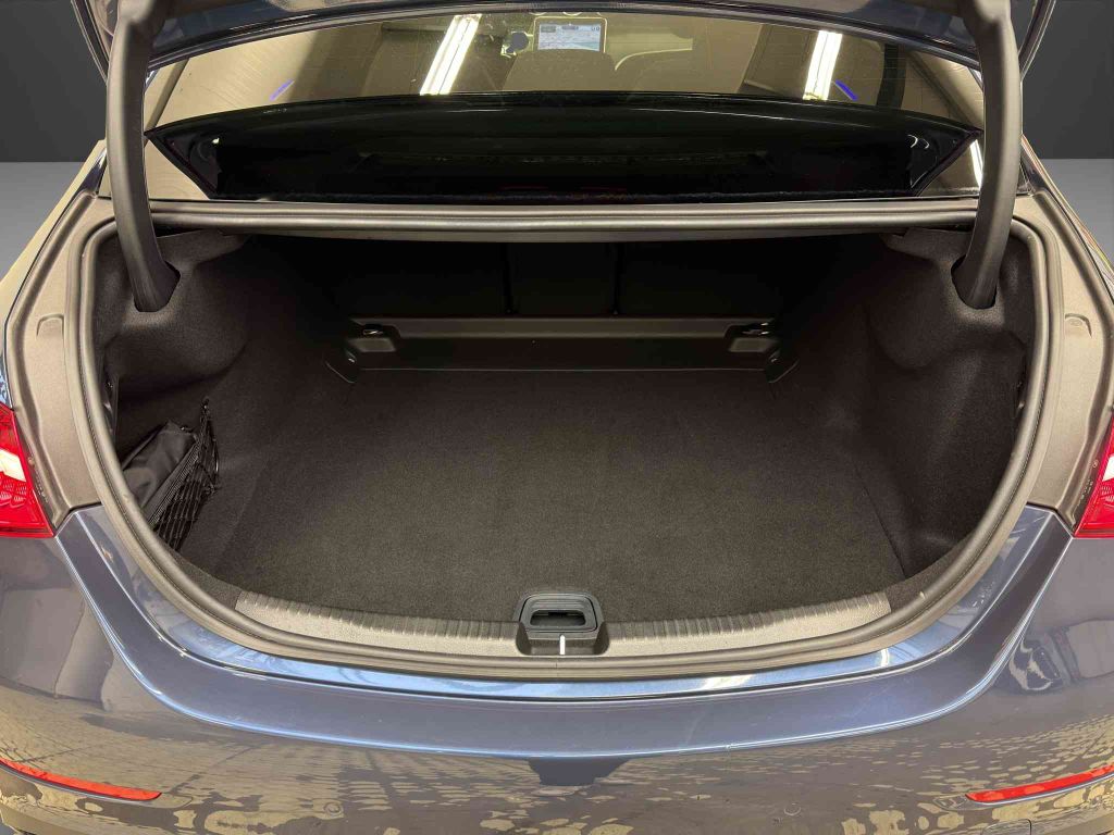 Mercedes-Benz C 200 2024