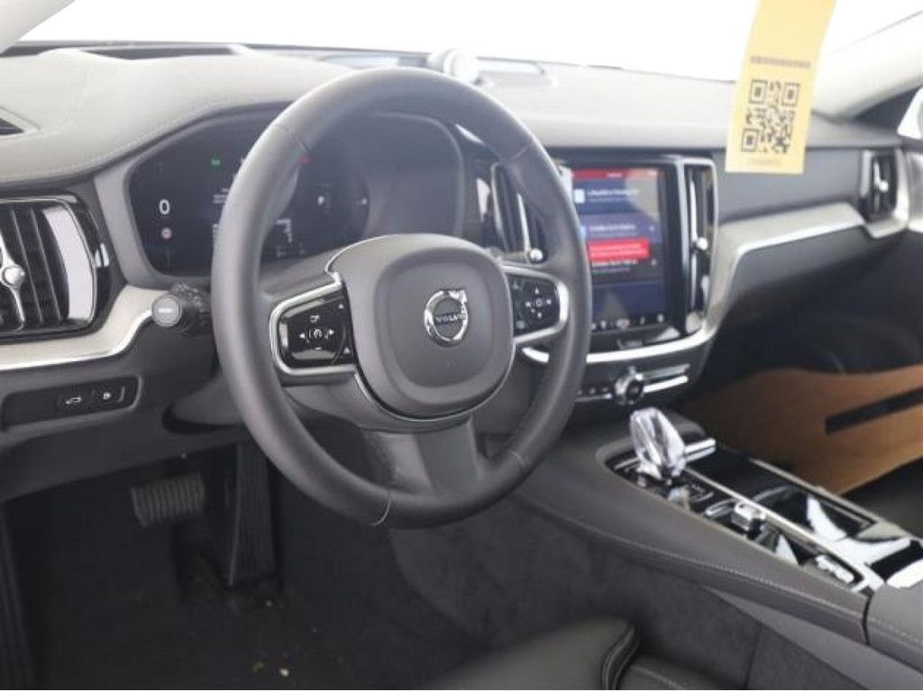 Volvo V60 2025