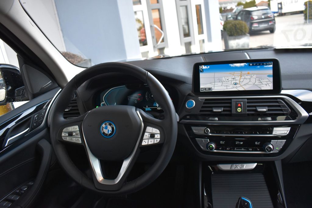 BMW iX3 2021