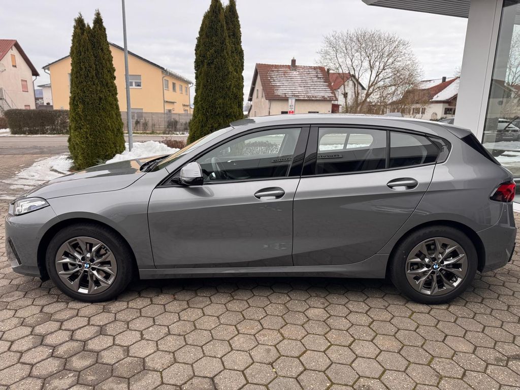BMW 120 2025