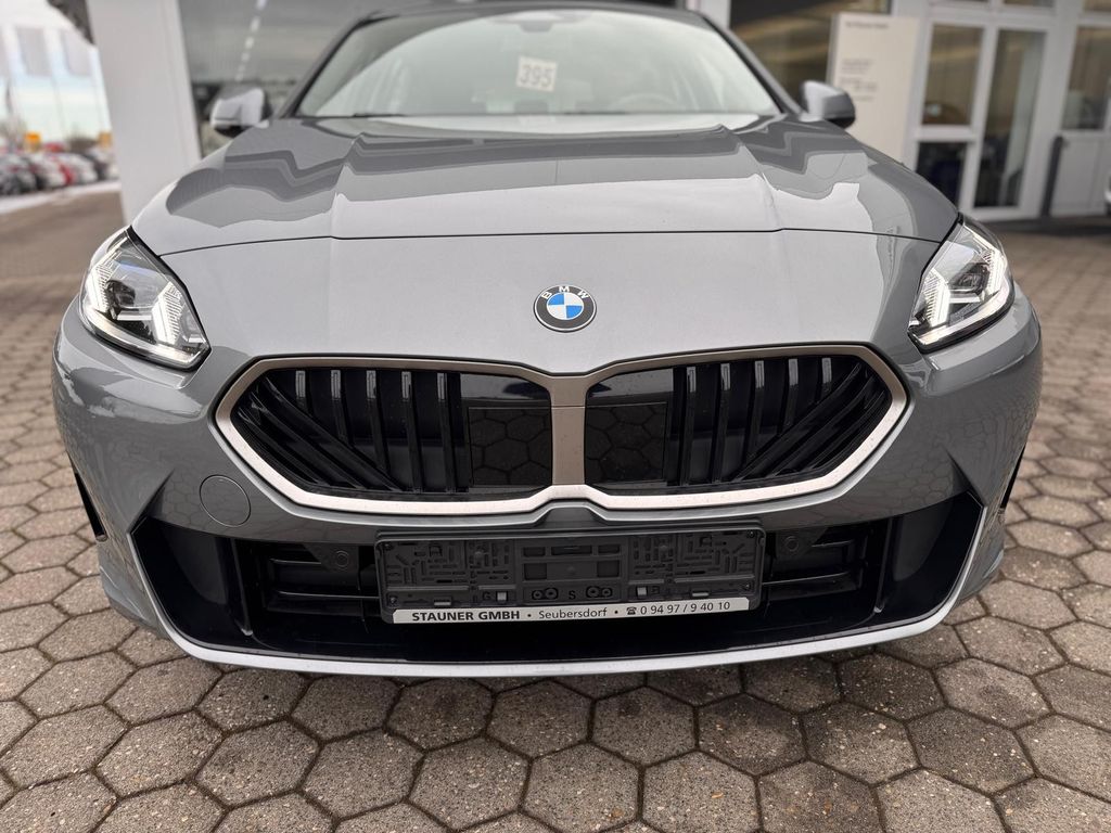 BMW 120 2025