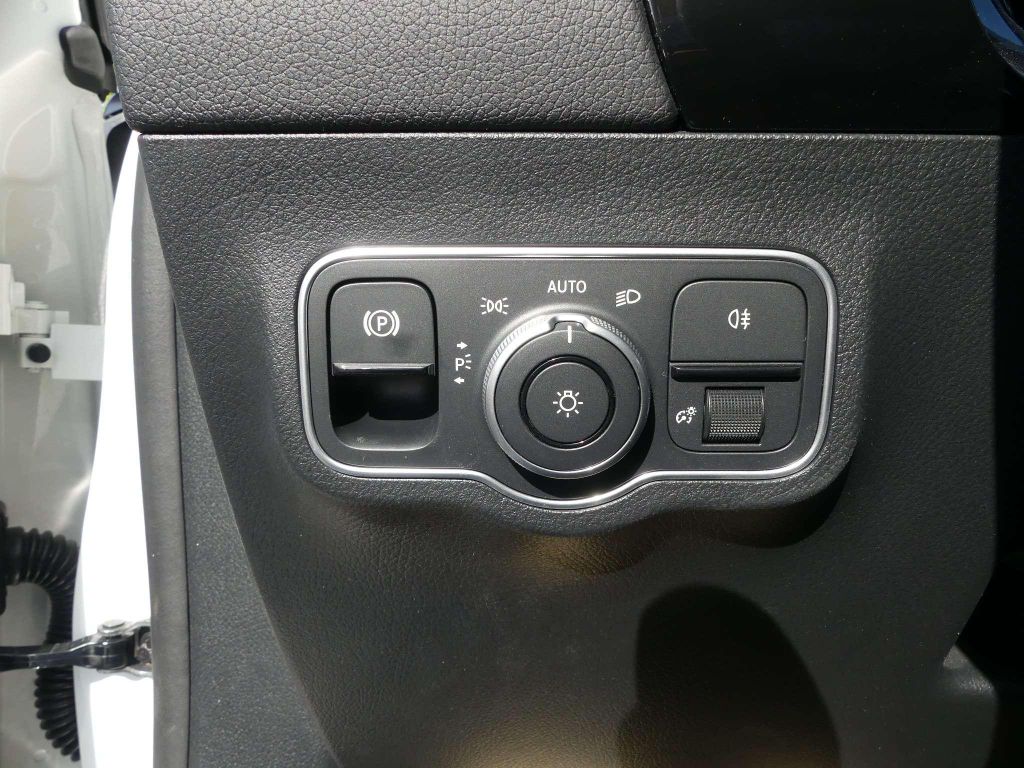 Mercedes-Benz B 200 2024