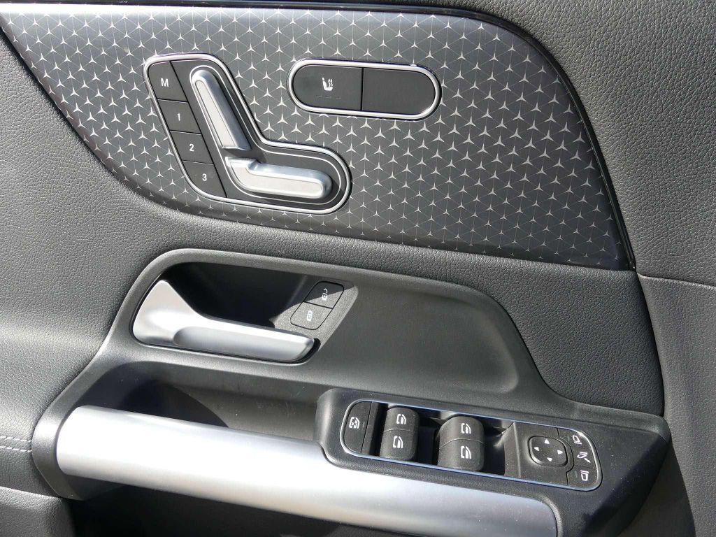 Mercedes-Benz B 200 2024
