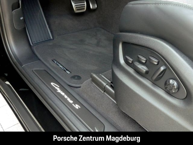 Porsche Cayenne 2025