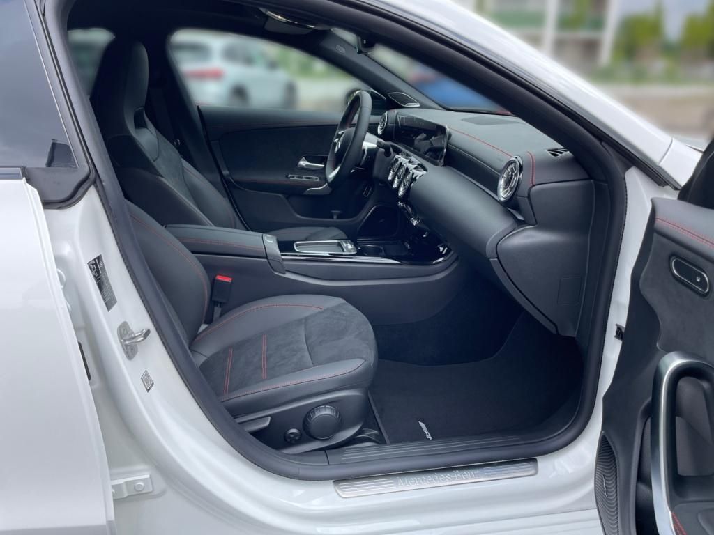 Mercedes-Benz CLA 200 2024