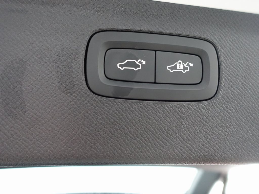 Volvo XC90 2025