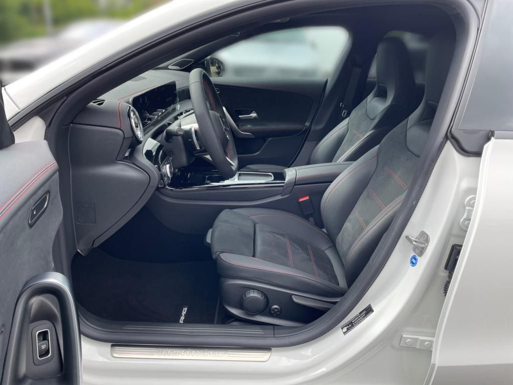 Mercedes-Benz CLA 200 2024