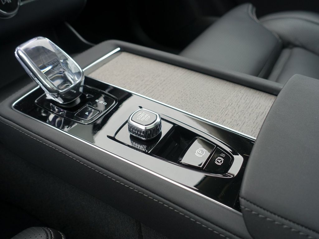 Volvo XC90 2025