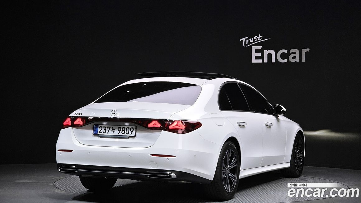 Mercedes-Benz E-Class 2025