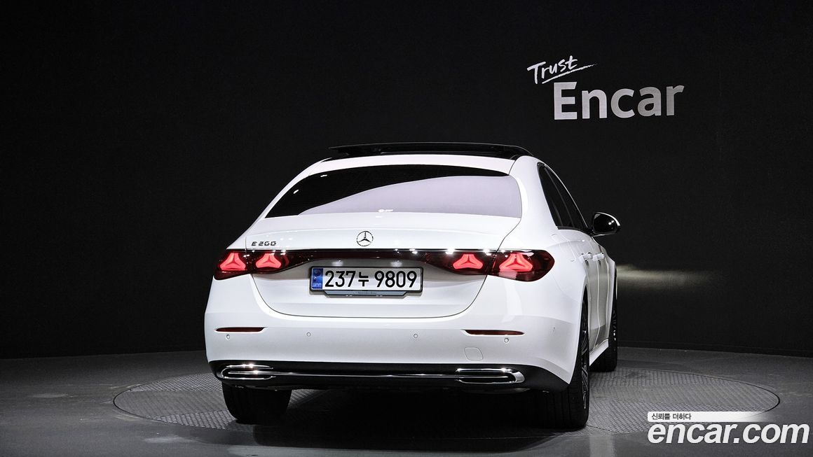 Mercedes-Benz E-Class 2025