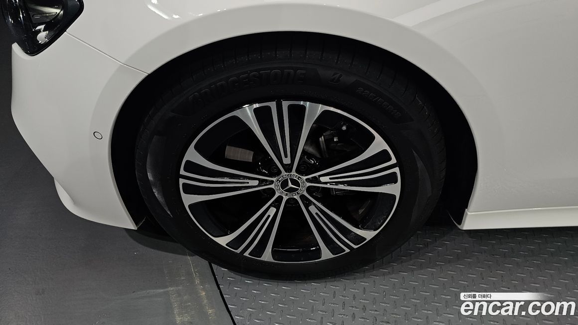 Mercedes-Benz E-Class 2025