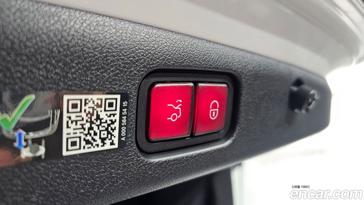 Mercedes-Benz E-Class 2025