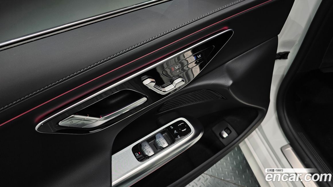 Mercedes-Benz E-Class 2025