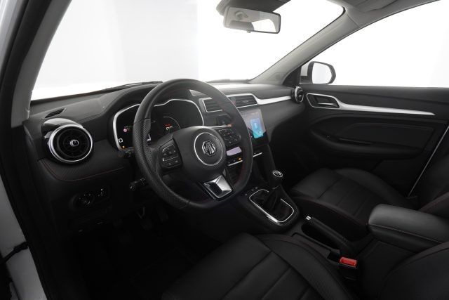 MG ZS 2025