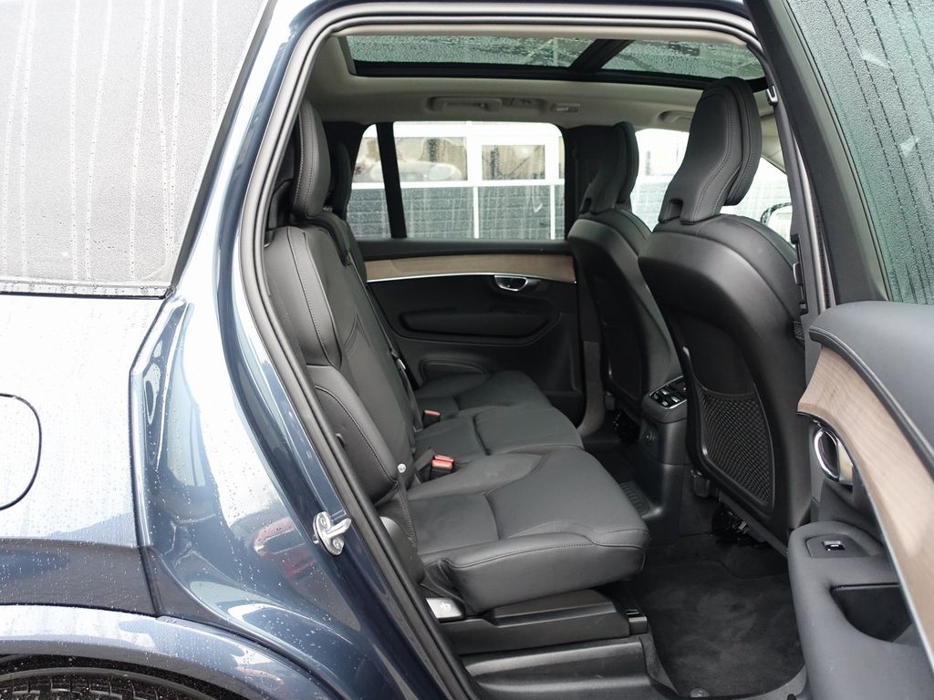 Volvo XC90 2025