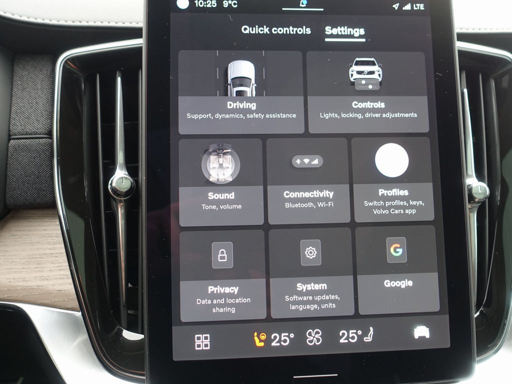 Volvo XC90 2025