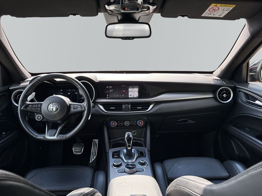 Alfa Romeo Stelvio 2023