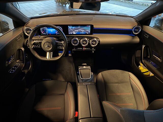 Mercedes-Benz CLA 180 2024