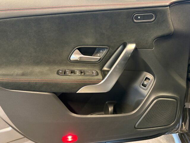 Mercedes-Benz CLA 180 2024