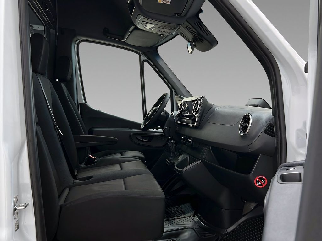 Mercedes-Benz Sprinter 2025