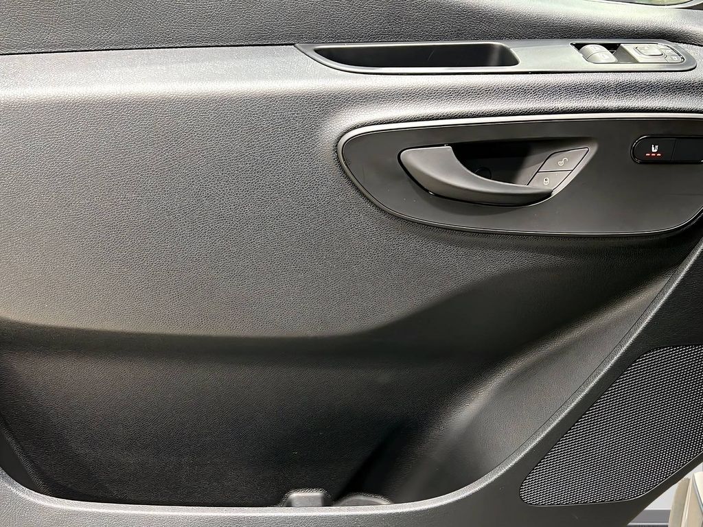 Mercedes-Benz Sprinter 2025