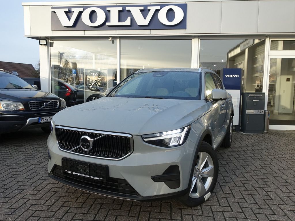 Volvo XC40 2025